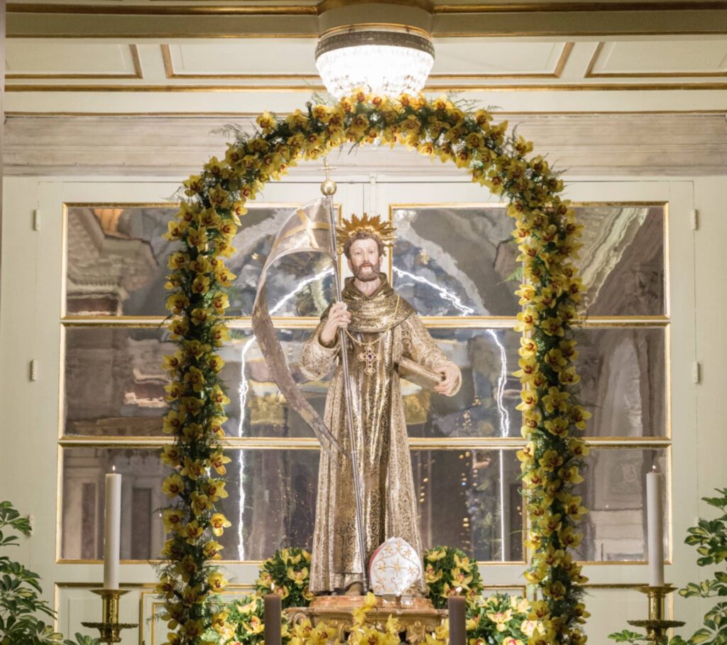 Sant'agnello statua