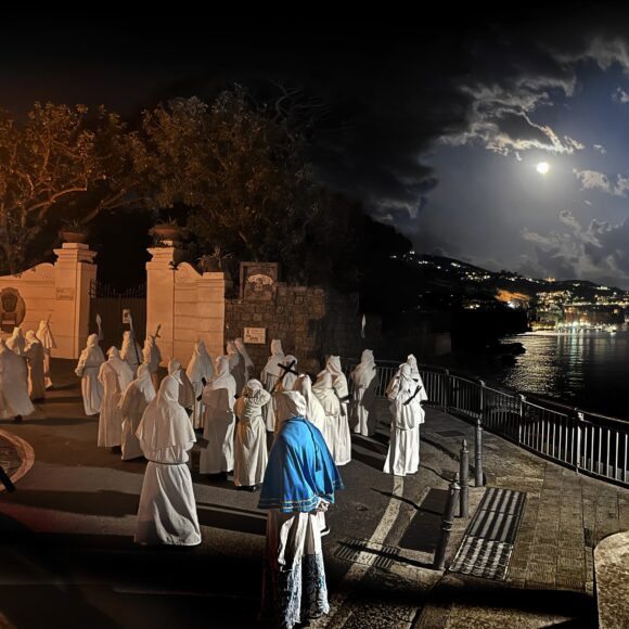 Processione bianca